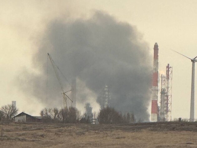 Безпілотники атакують НПЗ 