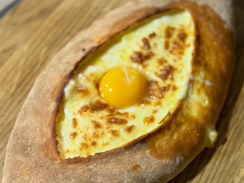 Когда тесто приготовлено правильно – хачапури получается невероятно нежным. Секрет от Алика Мкртчяна