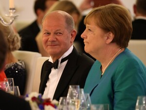 У Німеччині затримали чоловіка, який збирав пожертви на вбивство Меркель і Шольца – Der Spiegel