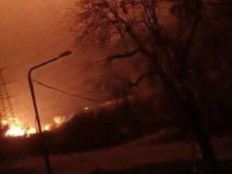 В Донецке мигает свет, мониторы пишут об атаке на оккупированную ТЭС. Видео