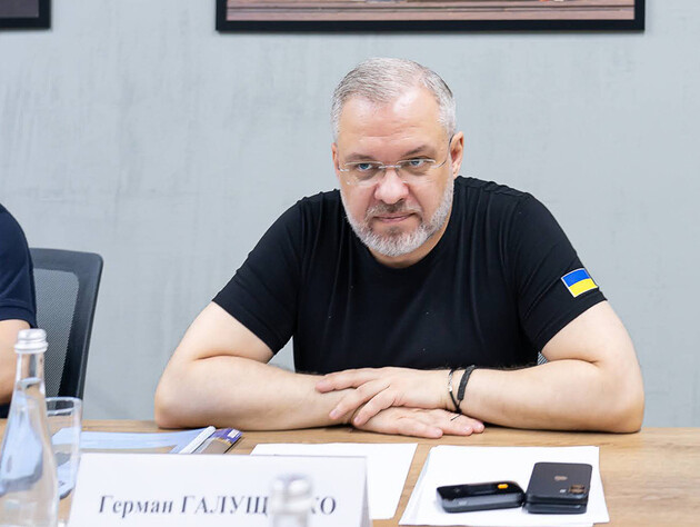 Кабмин отстранил министра юстиции, фигурирующего в пленках 