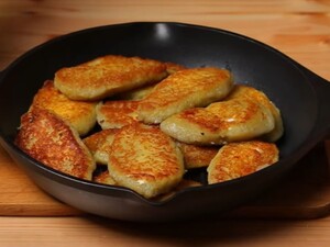 Приготовьте на обед картофельные пундики – вкусные, как деруны, но намного сытнее и сочнее. Рецепт