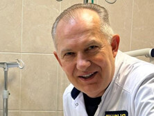 Когда Андрей впервые открыл глаза после шести дней комы, он нас всех послал