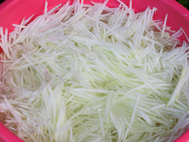 Никогда не берите эту соль и не злоупотребляйте морковью. Главные секреты вкусной квашеной капусты