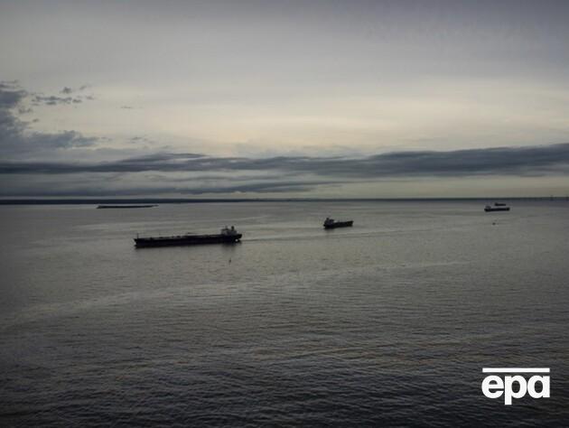 У Світовому океані на танкерах накопичився 1 млрд барелів нафти. Bloomberg повідомило причину