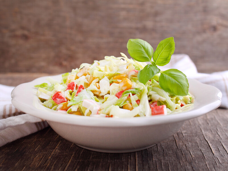 Салат із крабовими паличками для будь-якої нагоди: смачний і простий