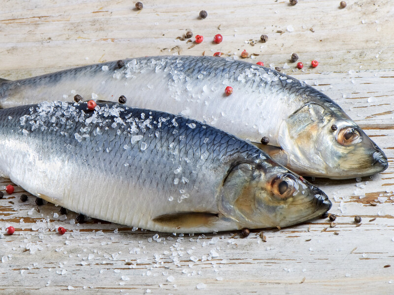 Додайте тільки це – й оселедець буде готовий за три дні. Рецепт сухого маринаду