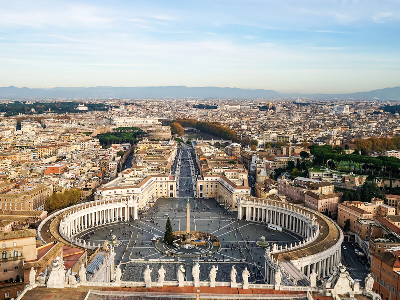 Ватикан официально опроверг многочисленные явления Иисуса во Франции. Что произошло?