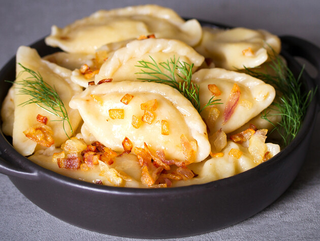 Вареники из этого теста получаются очень вкусные. Рецепт на кипятке