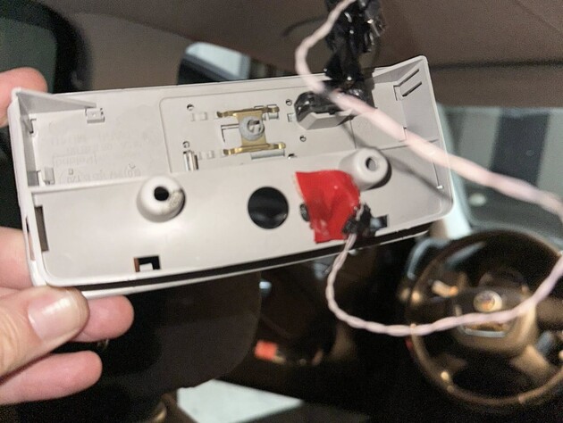 Заступник міністра освіти України повідомив, що виявив у своєму автомобілі 