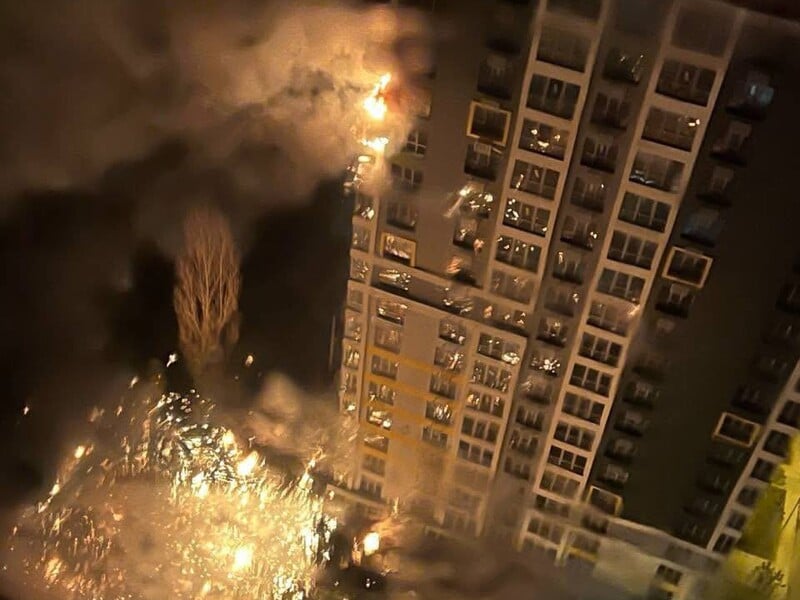 Масована атака РФ на Київ: пошкодження у восьми районах, немає теплопостачання, понад 10 постраждалих