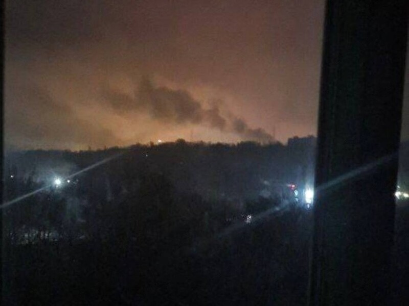 Уночі дрони атакували російський Саратов. Пабліки пишуть, що влучили в місцевий НПЗ. Відео