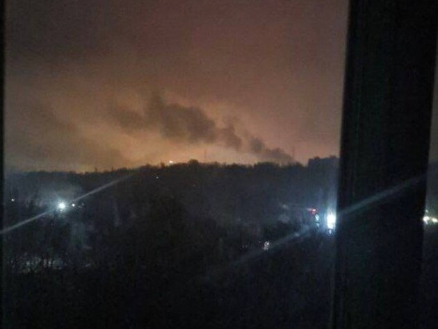 Уночі дрони атакували російський Саратов. Пабліки пишуть, що влучили в місцевий НПЗ. Відео