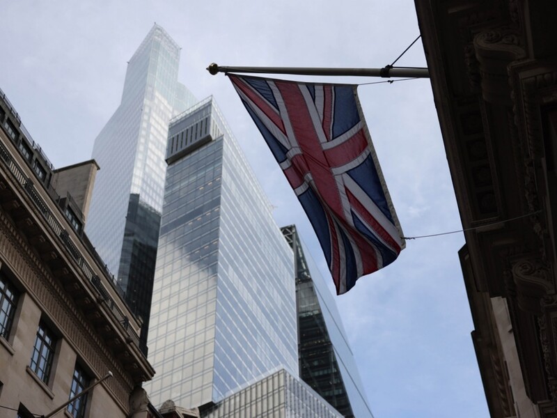 Великобритания пыталась открыть неофициальный канал связи с Кремлем, пишет FT. Что из этого вышло?