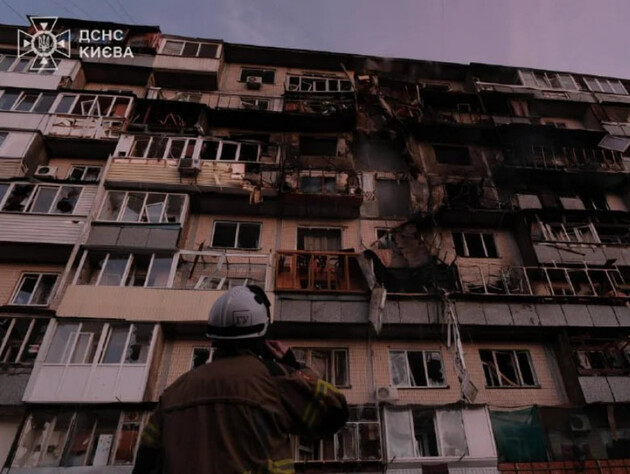 Количество жертв ночного обстрела Киева возросло. В Воздушных силах рассказали о прямых попаданиях