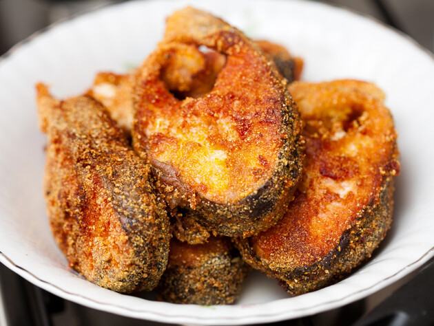 Така олія може зіпсувати всю рибу. Лайфхак для смаження