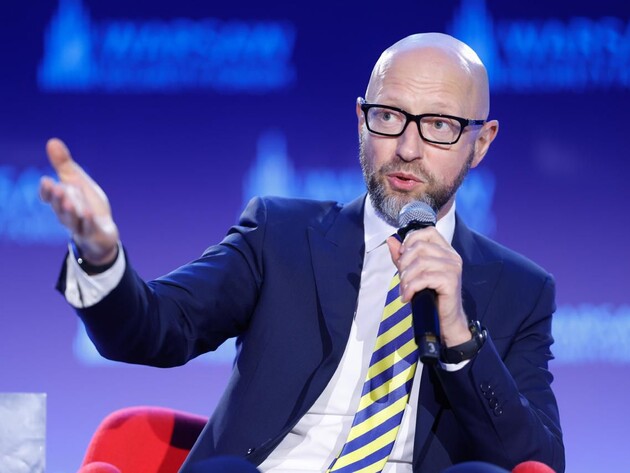 Яценюк: Даже президент Порошенко был демократом. Знаете почему?