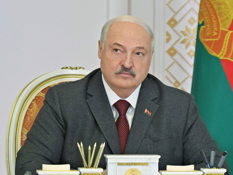 Лукашенко пообещал белорусским ученым "неимоверные деньги" за "не новинку"