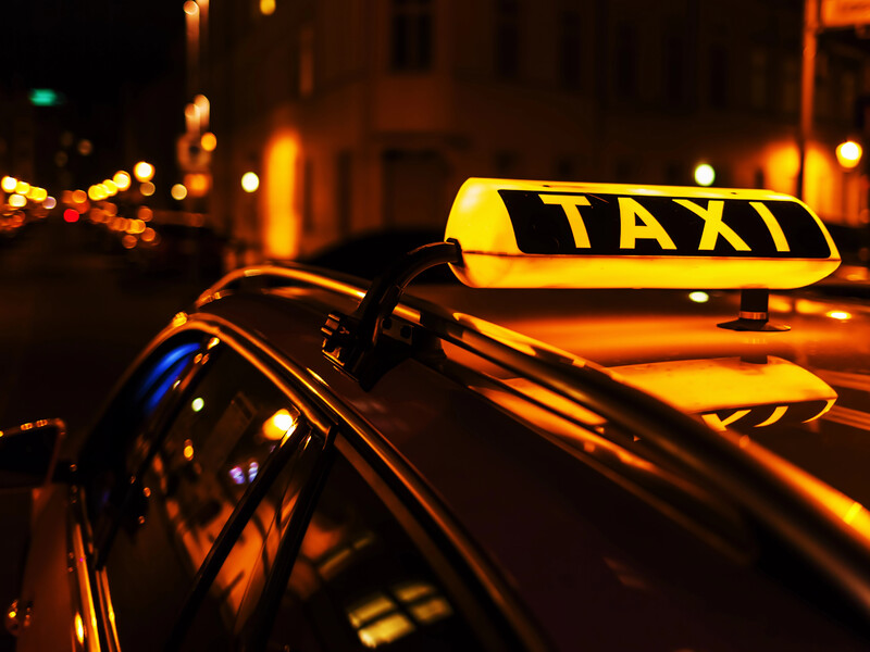 Міндіч виїхав з України на таксі, власник якого працював прикордонником – "Схеми"