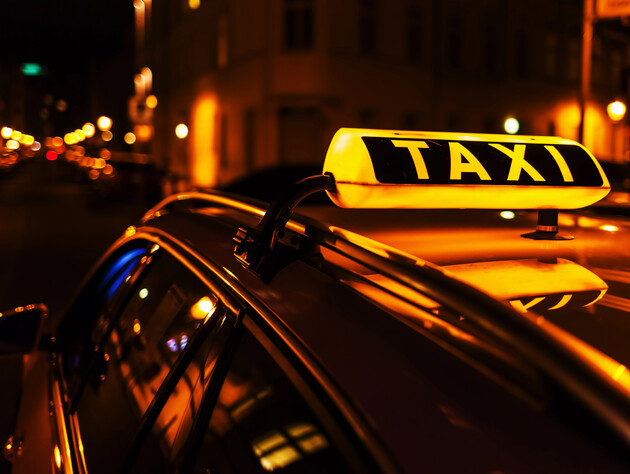 Міндіч виїхав з України на таксі, власник якого працював прикордонником – 