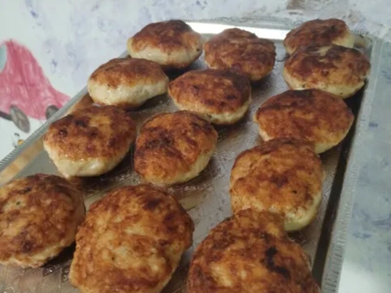 Таких котлет ви ще не готували! Завдяки цьому вони вийдуть надзвичайно соковитими й смачними