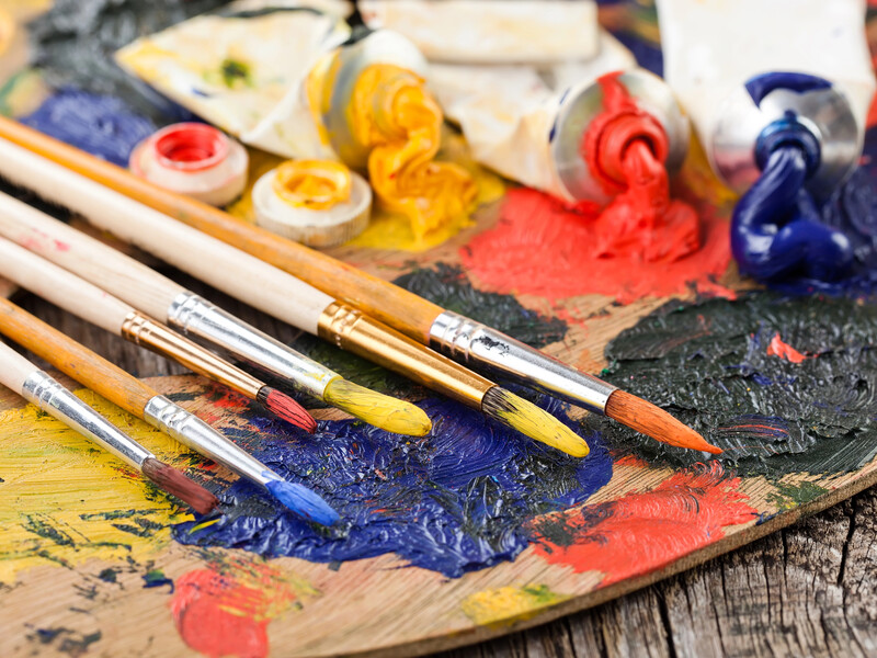 В Сумах 60-летний художник на уроках живописи растлевал семилетних детей – генпрокурор