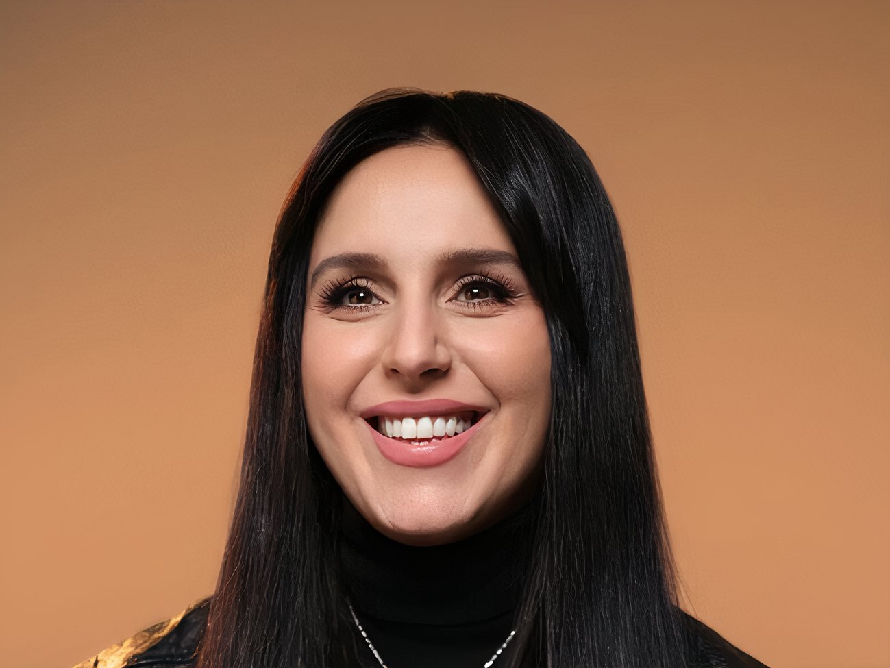 "Набагато жіночніша". Джамала кардинально змінила свій стиль і колір волосся. Відео до й після