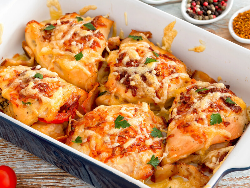 Зробите цю страву один раз – і готуватимете її постійно. Найсмачніше м'ясо з ананасами і сиром