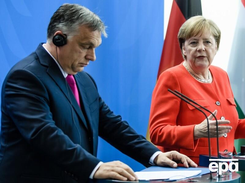 "Була дуже привабливою". Орбан розповів, як Меркель кричала на нього "частіше, ніж дружина"