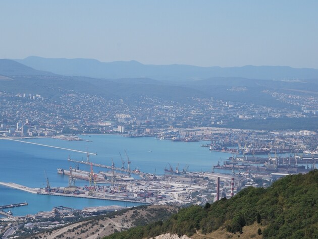 Ключевой морской порт РФ снова начал отгружать нефть после ударов Украины – СМИ