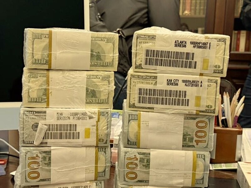 У НАБУ прокоментували, звідки у справі Міндіча пачки доларів із Держрезерву США