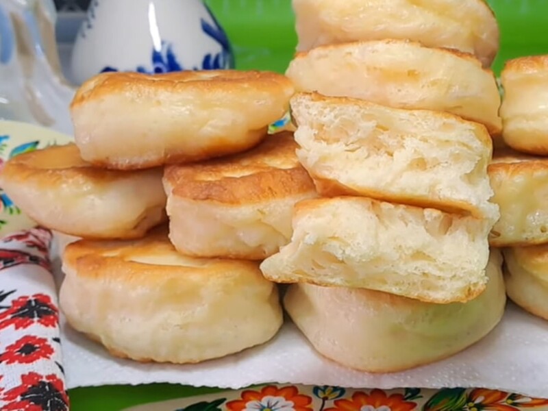 Секрет пишних оладок – у цьому інгредієнті. Рецепт з ідеальними пропорціями