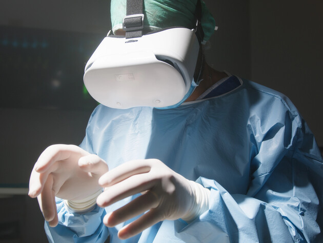 В Украине провели более 200 операций с использованием очков дополненной реальности. Как это работает?