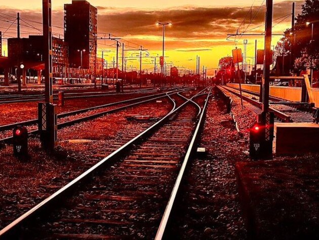 У Словенії зупинили рух потяга через предмети на рейках, серед яких був 