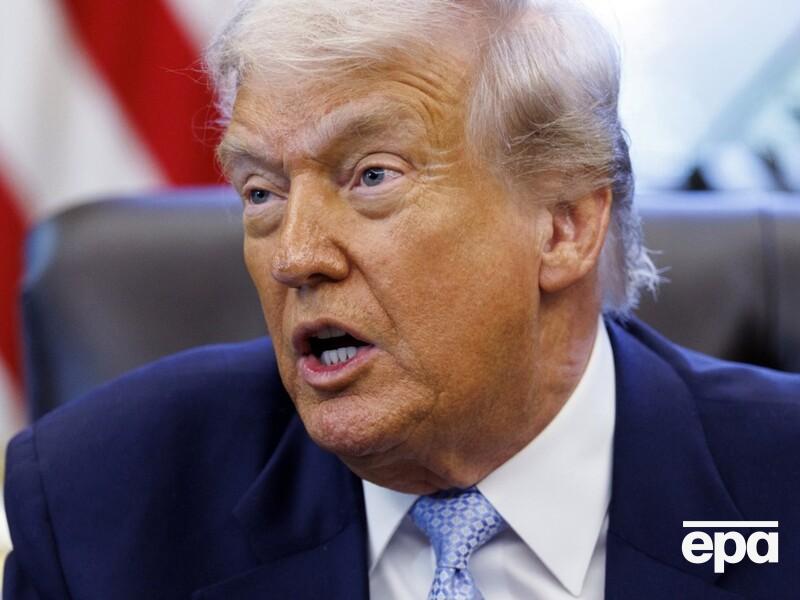 Трамп назвав журналістку "свинкою" після запитання про файли Епштейна