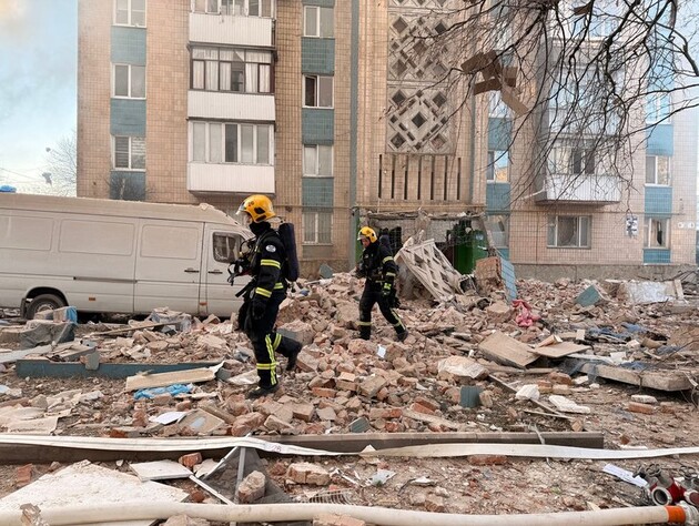 У Тернополі росте кількість жертв. Рятувальники розбирають завали