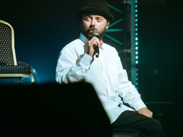 Исполнитель хита 