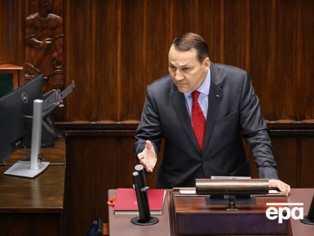 Сикорский считает, что президент Польши готовит страну к виходу из ЕС