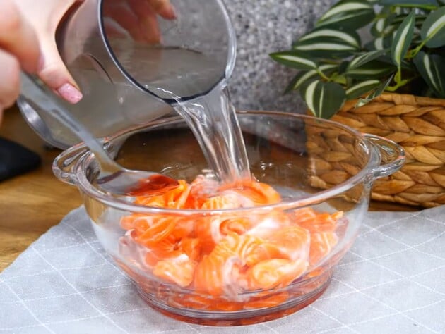 Розчиніть це у воді – і малосольна риба буде готовою за півтори години. Перевірений рецепт