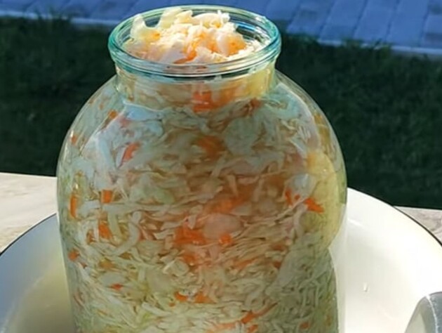 Залийте капусту цим розсолом – і вона вийде дуже смачною, соковитою й хрумкою. Рецепт без оцту