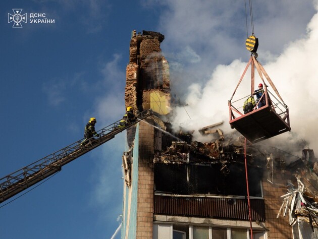 Число жертв в Тернополе увеличилось до 25. В сети распространяют видео момента удара российской ракеты