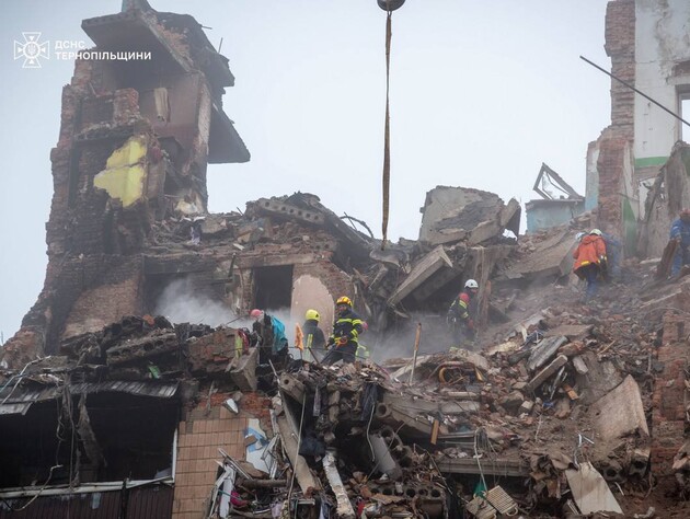 Живі. Знайшли частину людей, яких вважали зниклими після ударів РФ по Тернополю – ДСНС