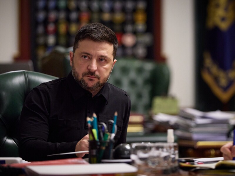 Зеленский на заседании фракции своей партии ответил, уходит ли Ермак