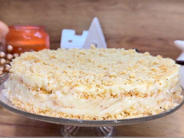 Этот нежный кремовый торт готовится всего за 15 минут без света. Духовка, миксер и печенье – не нужны