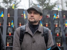 Ночью стоял на баррикаде на Институтской и верил. А разум кричал: 