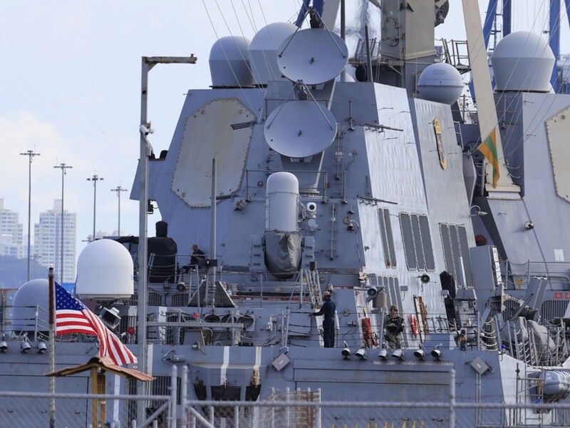 Російський танкер не дійшов до Венесуели, на шляху опинився американський есмінець – Bloomberg