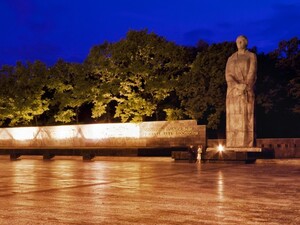 В Харькове произошла стрельба на мемориале. Объявлен план 