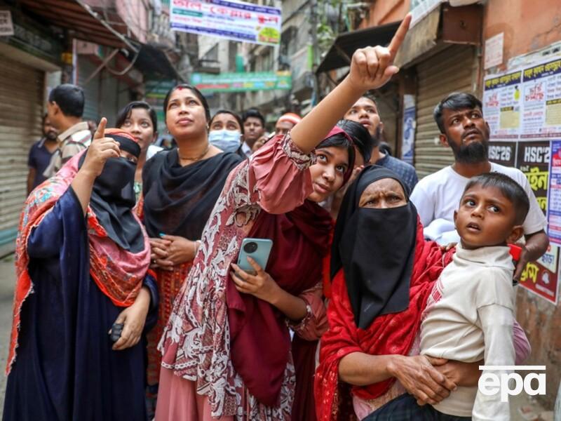 В Бангладеш произошло сильное землетрясение, погибли люди. Видео