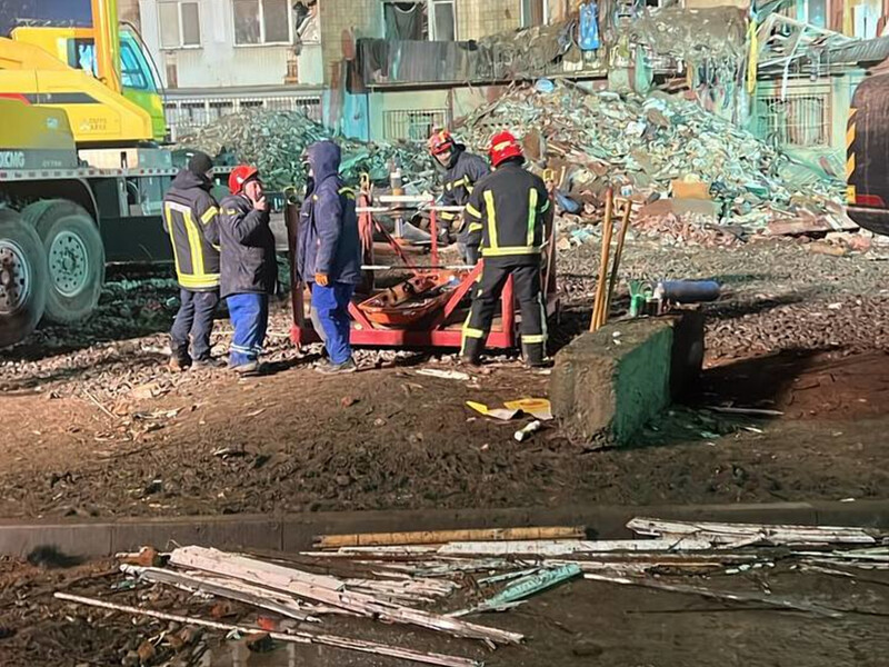 В результате атаки РФ в Тернополе погибла еще одна женщина. Ее тело извлекли из-под завалов