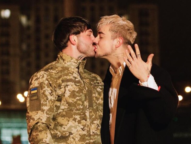 Melovin объявил о помолвке с известным боевым медиком Петром Злотей